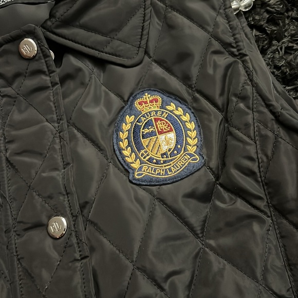 LAUREN RALPH LAUREN Crest Patch Quilted Vest - Picture 10 of 11
